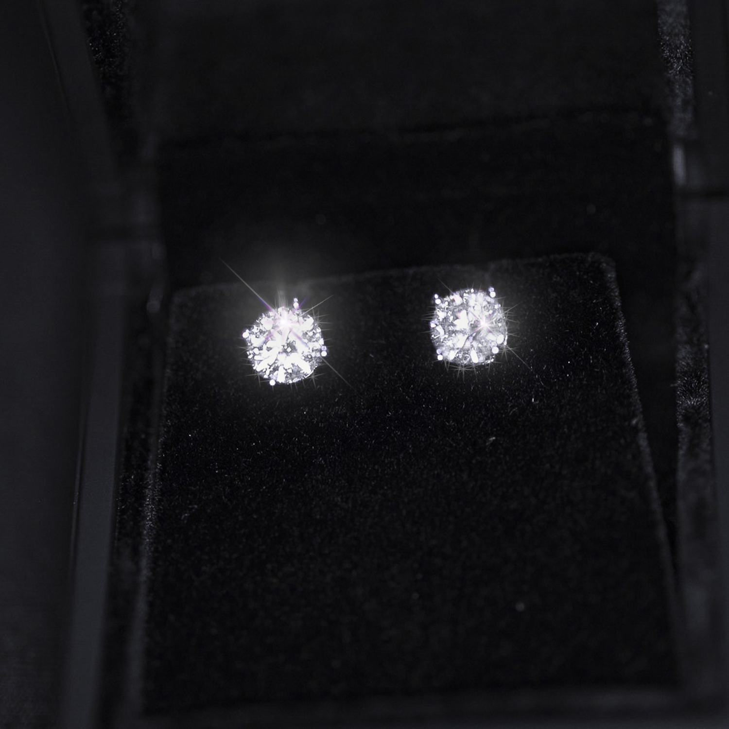 925S & VVS MOISSANITE SOLITAIRE STUD EARRINGS